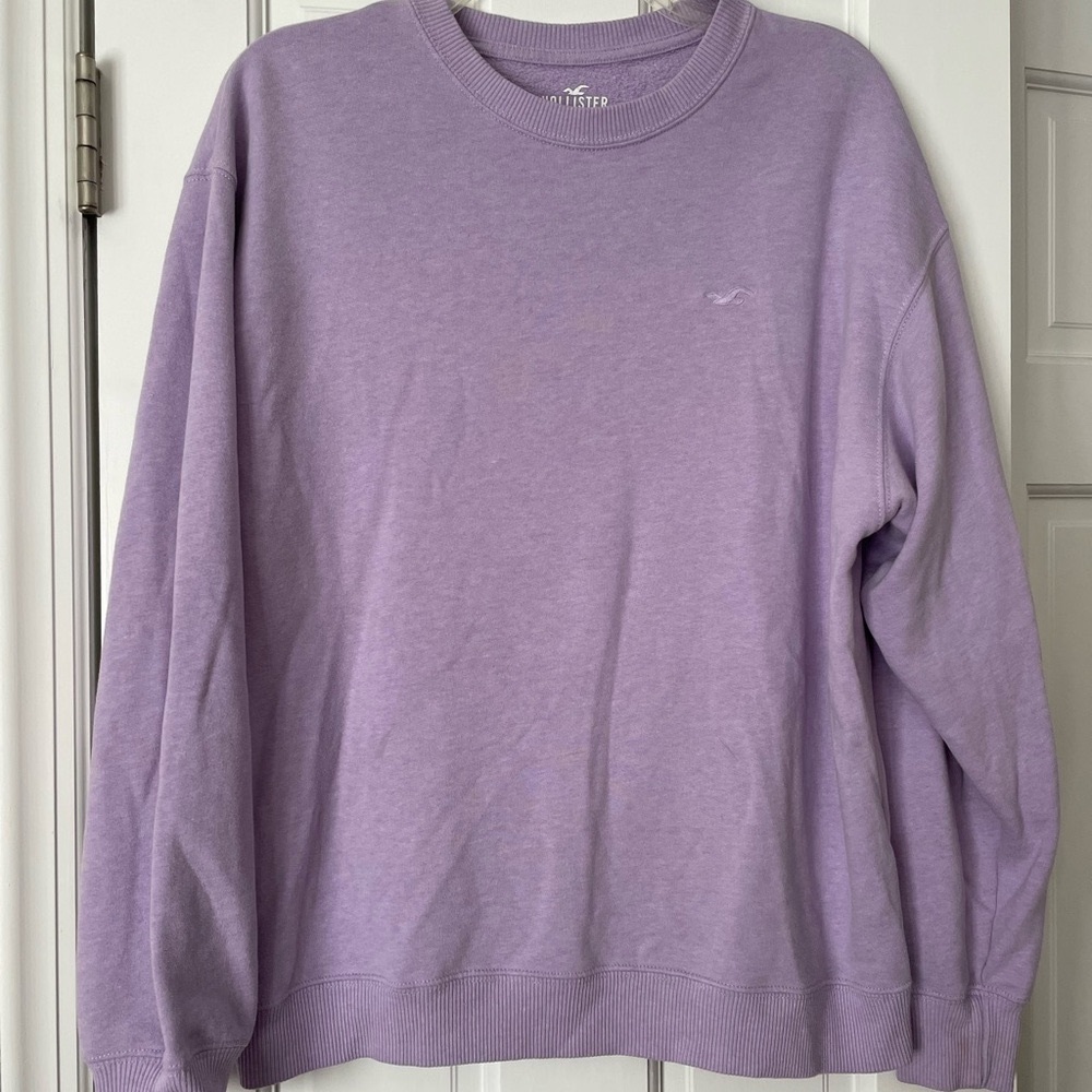 Hollister Women’s Small Lavender Crewneck Sweatshirt